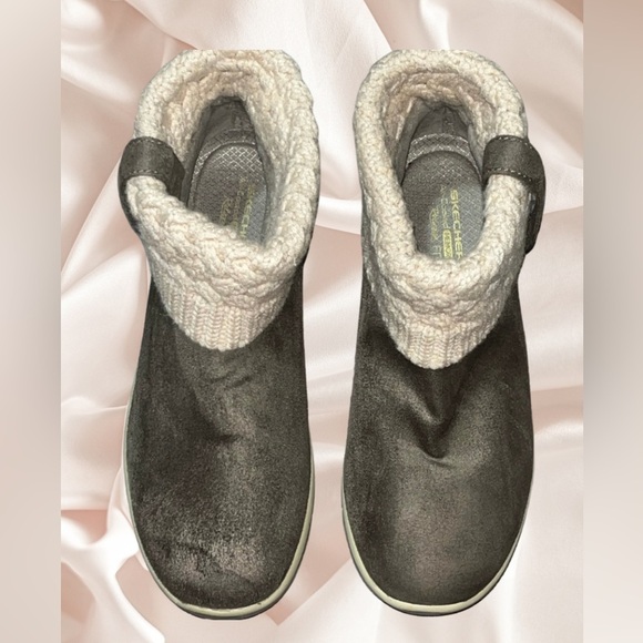 Skechers Gray and Cream Ankle Boots size 9.5 - Picture 1 of 13